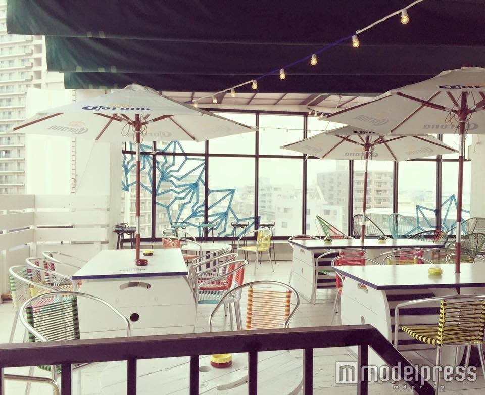 テラスがおすすめ!沖縄にシーフード料理&夕陽が自慢のお洒落レストランがオープン