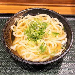 はなまるうどん「大」のボリュームが話題 知らないと痛い目に…
