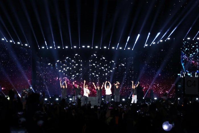 Bts 海外アーティスト初のサウジアラビア単独スタジアムライブ アラブ語でファンに感謝 モデルプレス Bts 海外アーティスト初のサウジアラビア単独スタジアムライブ アラブ語でファンに感謝 モデルプレス