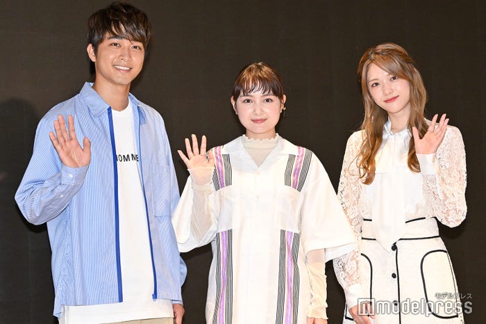 (左から)佐藤寛太、葵わかな、松村沙友理 (C)モデルプレス