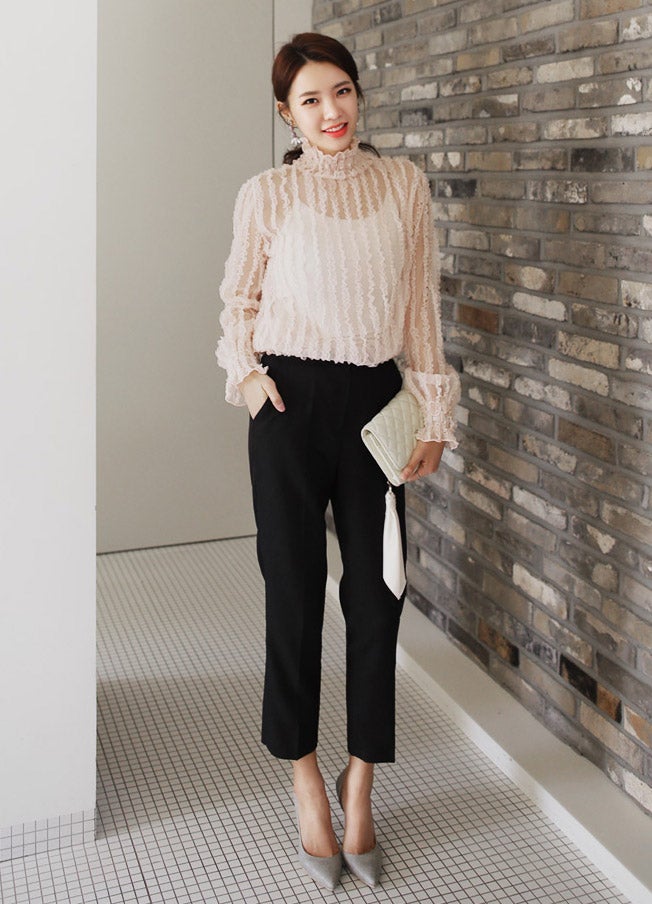 S/Sベーシッククロップドスラックスパンツ・全3色「DHOLIC」2,948円（税込）／画像提供：DHOLIC