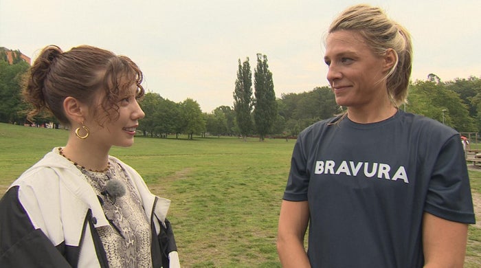 左：仲里依紗（C）TBS