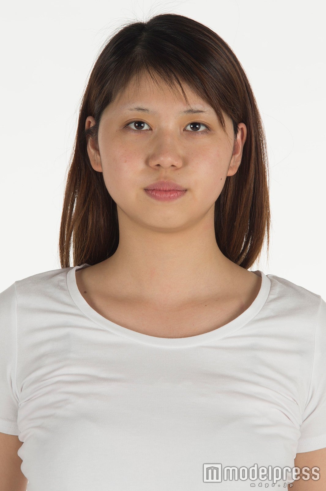 美底夏織さんの整形前の様子