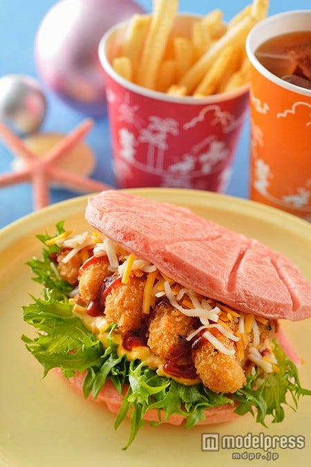 シェフのおすすめセット、スーベニアプレート付き¥1850/(C)Disney