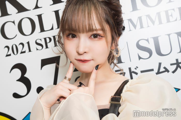 五彩緋夏(C)モデルプレス