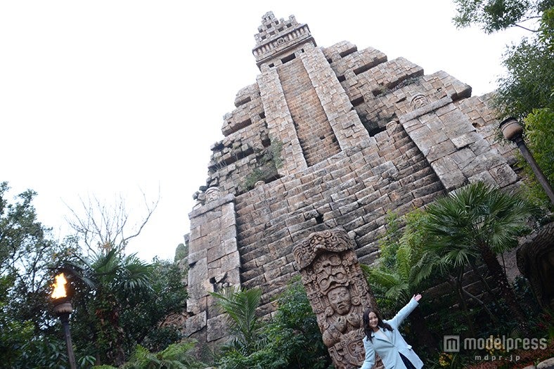 舞台となるロストリバーデルタ／モデル：阿井莉沙