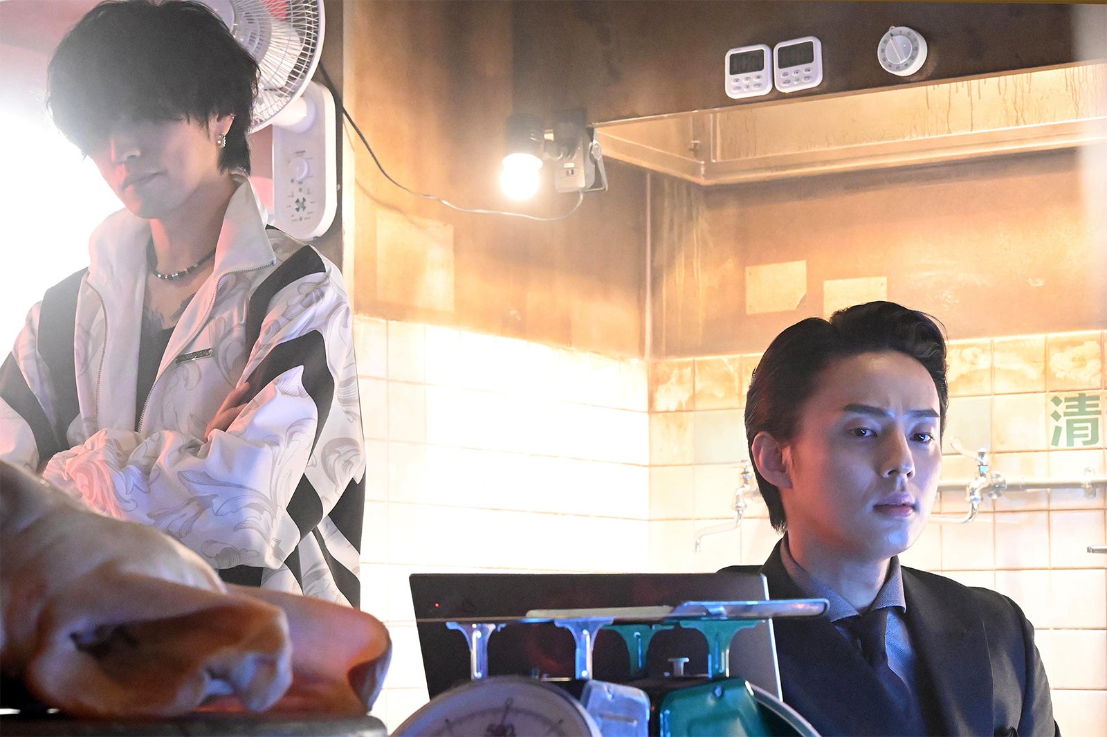 桐山漣、藤ヶ谷太輔「潜入兄妹 特殊詐欺特命捜査官」第8話（C）日本テレビ