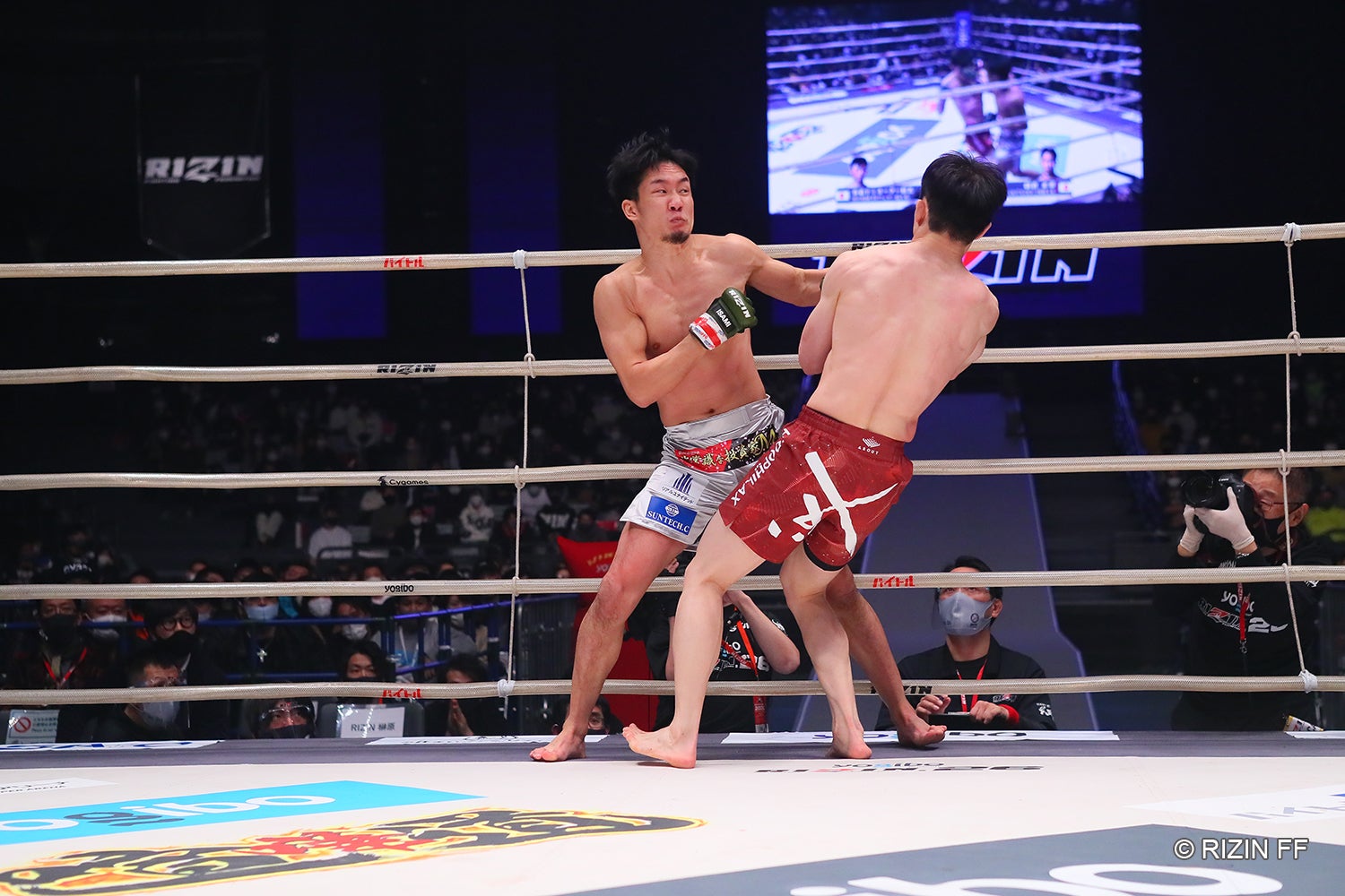 朝倉未来、弥益ドミネーター聡志（C）RIZIN FF