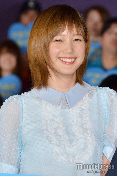 本田翼が黒髪にイメチェン なんだか見慣れません モデルプレス