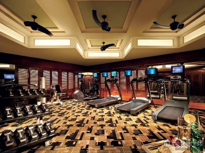 4階のフィットネス設備では、ゲストのためだけに開発されたシェラトンブランドの健康・フィットネスプログラムを利用できる。