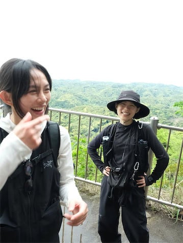臼田あさ美、杉咲花と鋸山登山を満喫「ブラックの着こなしも足取りもかっこよかった」
