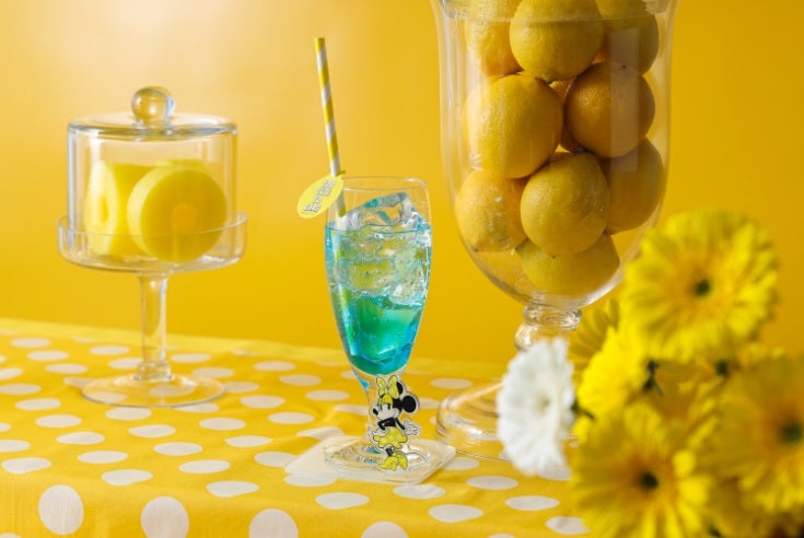 しゅわしゅわパインスカッシュ　単品：690円/コースター付：1,390円（C）Disney