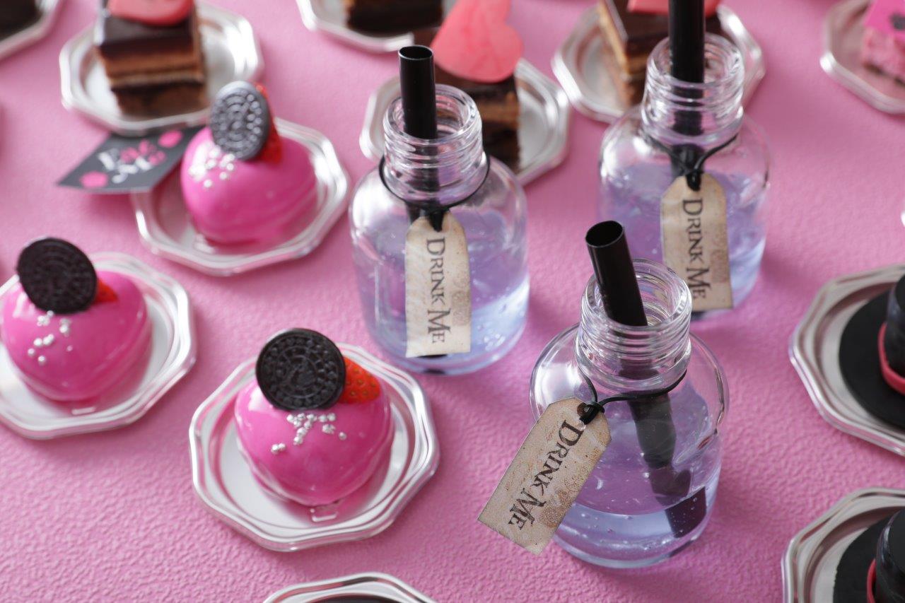 アリスのストロベリースイーツパーティー～PINK & BLACK～／画像提供：ベストブライダル