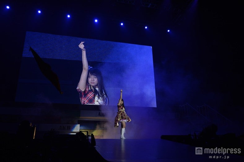 SKE48メンバー、サプライズに泣き崩れる