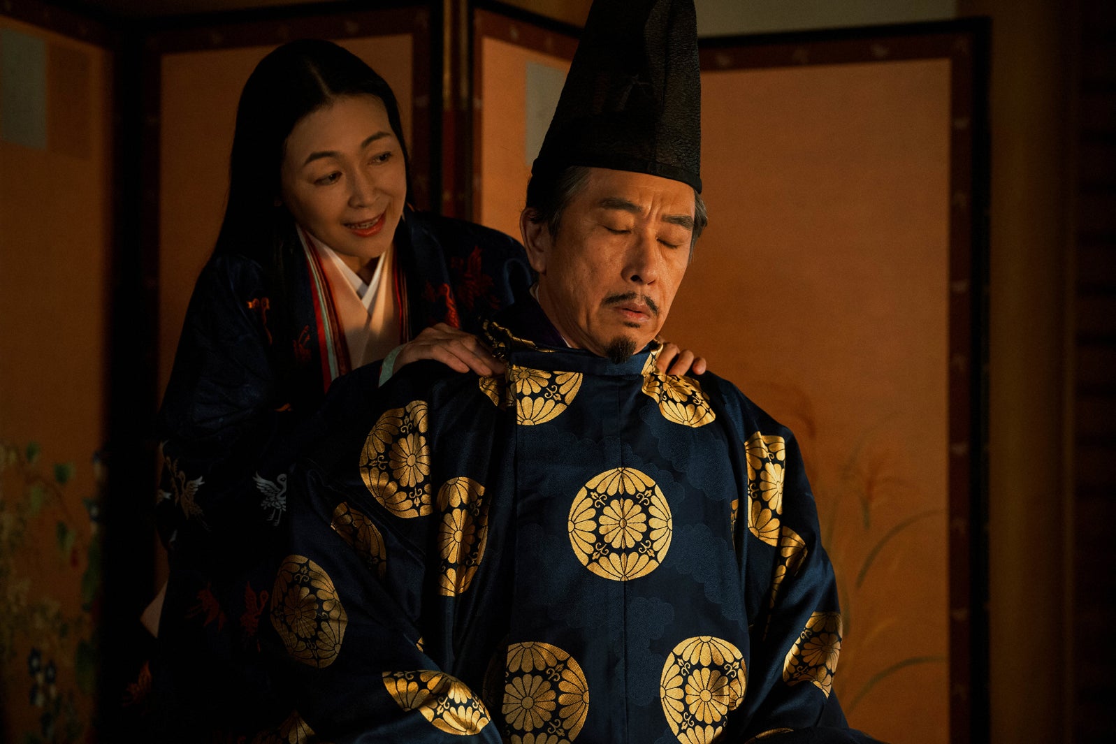 財前直見、段田安則「光る君へ」第11話より（C）NHK