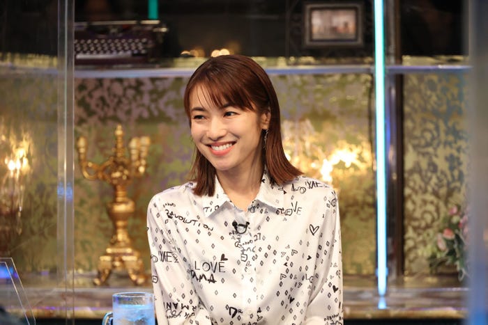 内山理名 (C)フジテレビ