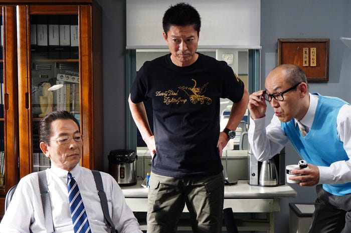 水谷豊、寺脇康文、山西惇「相棒season22」第6話より(C)テレビ朝日