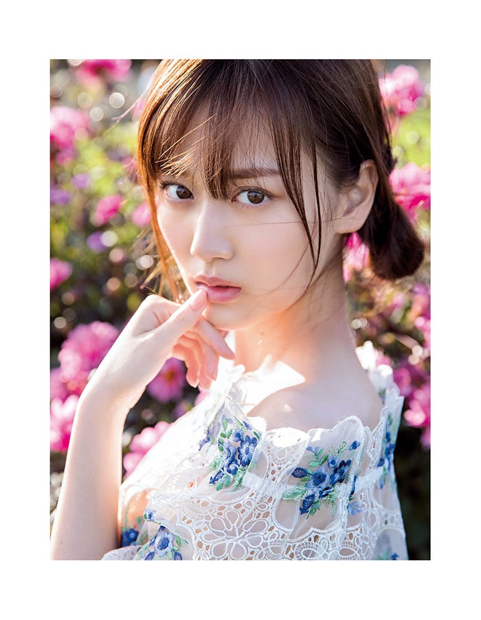 山下美月1st写真集「忘れられない人」楽天ブックス版裏表紙(撮影/須江隆治)