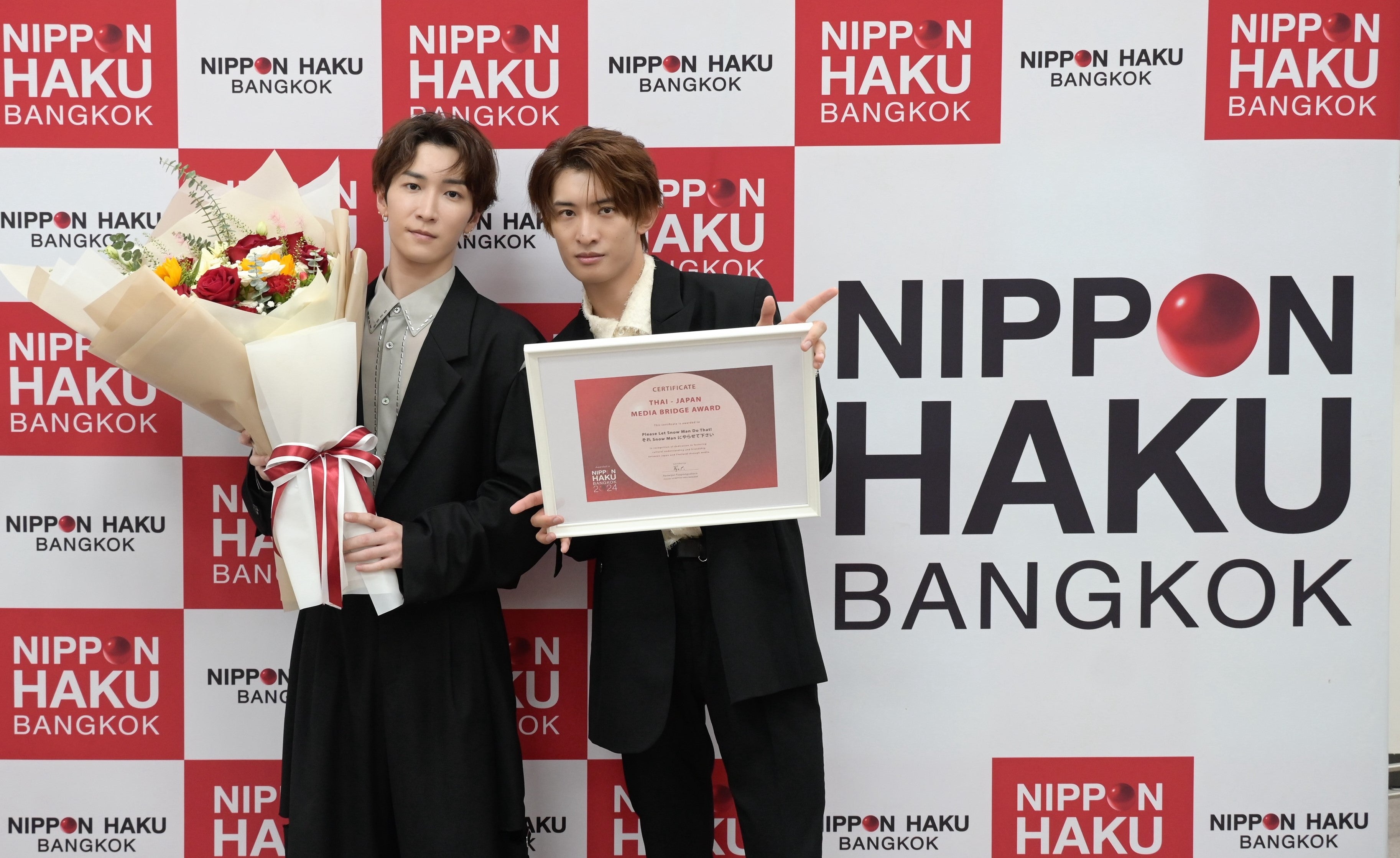 「それスノ」日本のテレビ史上初の快挙「バンコク日本博」で特別賞受賞 渡辺翔太＆向井康二が現地サプライズ登場