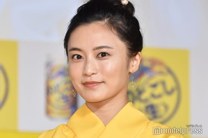 小島瑠璃子(C)モデルプレス