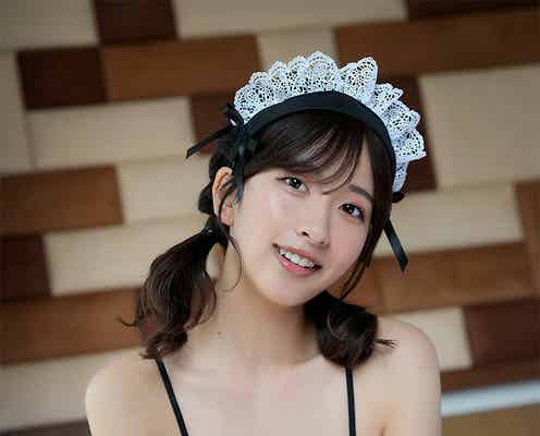 「ミスマガジン2022」斉藤里奈、美バスト輝く“セクシーメイド”姿にドキッ
