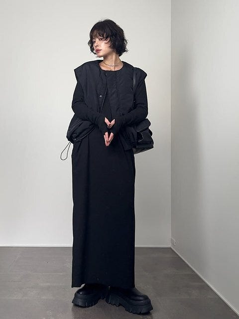 黒ダウンベストコーデ2