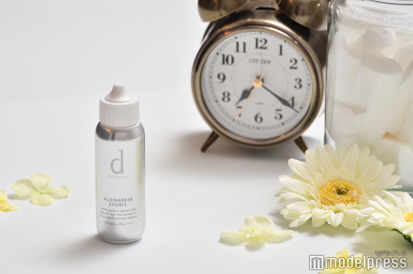 シルバーでスタイリッシュなパッケージも魅力!d プログラム「アレルバリア エッセンス」(C)モデルプレス