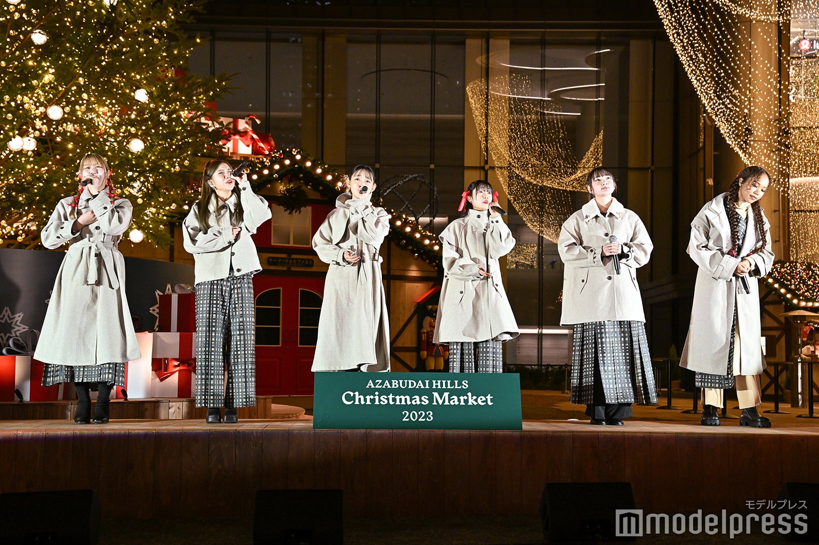 Little Glee Monster（左から）かれん、MAYU、ミカ、アサヒ、結海、miyou（C）モデルプレス