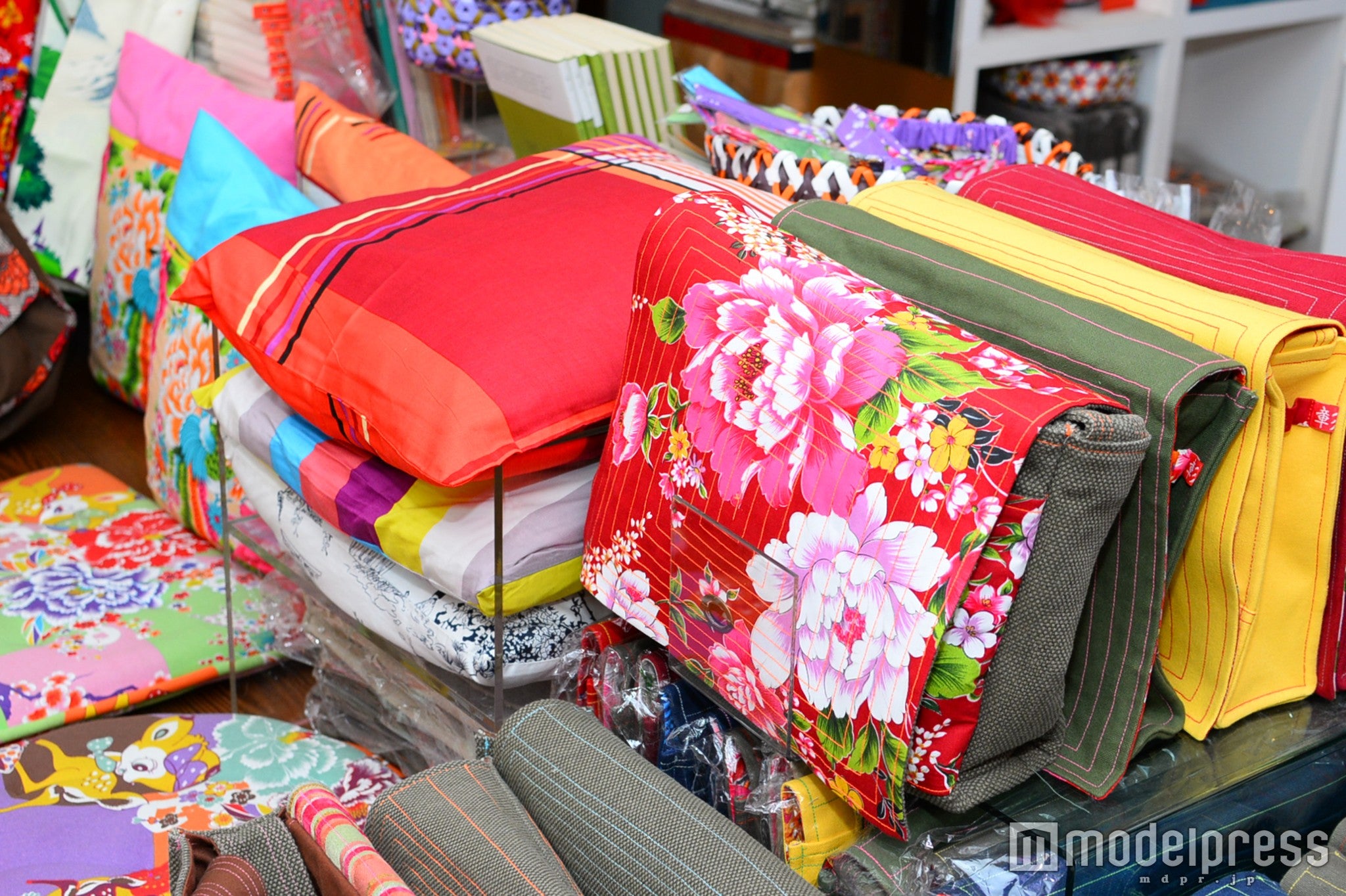 バッグサイズも様々（C）女子旅プレス