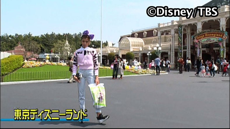 ローラが保育園の先生に　マイワールドを炸裂