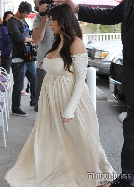 キム・カーダシアン、激太りで産後ダイエットのビジネスを検討中