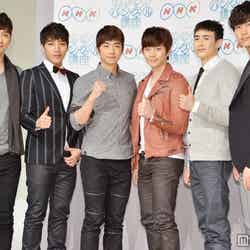 2PM（左から：チャンソン、ジュンス、ウヨン、ジュノ、ニックン、テギョン）