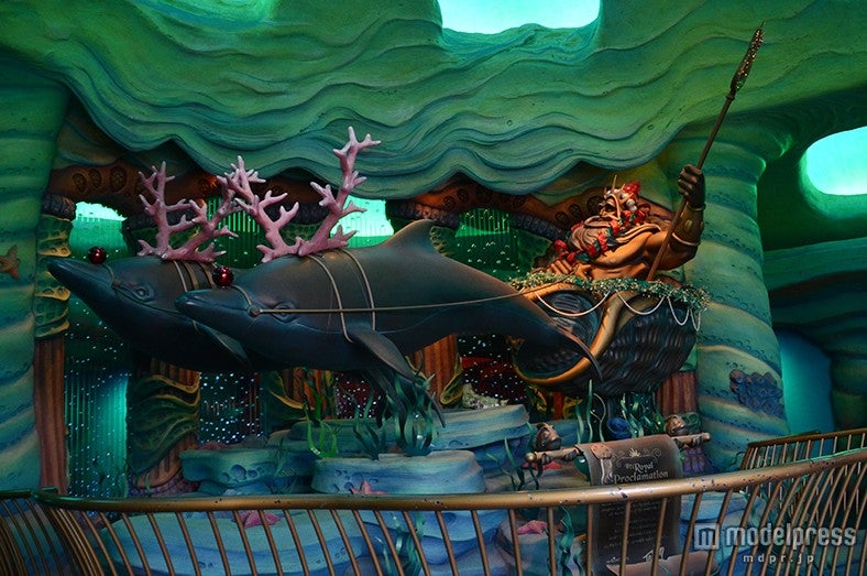 マーメイドラグーン入り口、トリトン王もクリスマス仕様