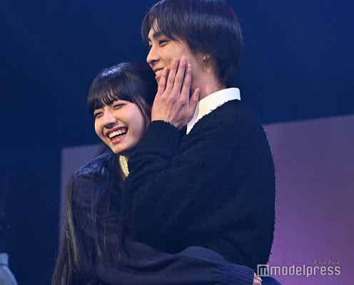 「今日好き」“れいみひ”カップル、ハグで密着 小幡海潤が向井怜衣に公開告白も「大好きです」【青春祭 by 今日、好きになりました。】