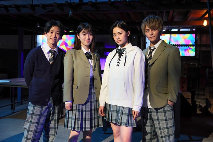 久保田直樹、大出菜々子、安斉星来、こたつ(C)カンテレ