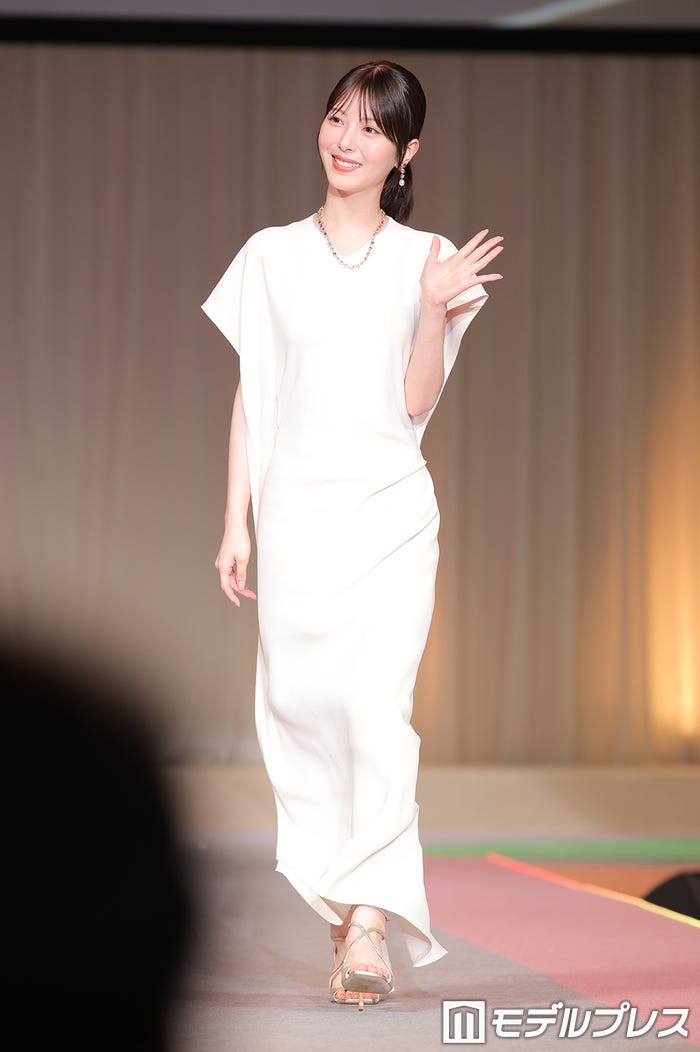 浜辺美波(C)モデルプレス