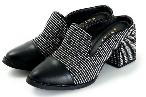 アーモンドトゥチャンキーヒールミュールパンプス「salus」2,999円（税込）／画像提供：salus