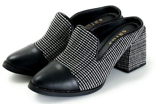 アーモンドトゥチャンキーヒールミュールパンプス「salus」2,999円(税込)/画像提供:salus