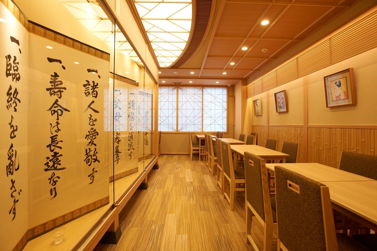 京都らしさ溢れる茶寮都路里　祇園本店　店内風景（提供元：茶寮都路里）