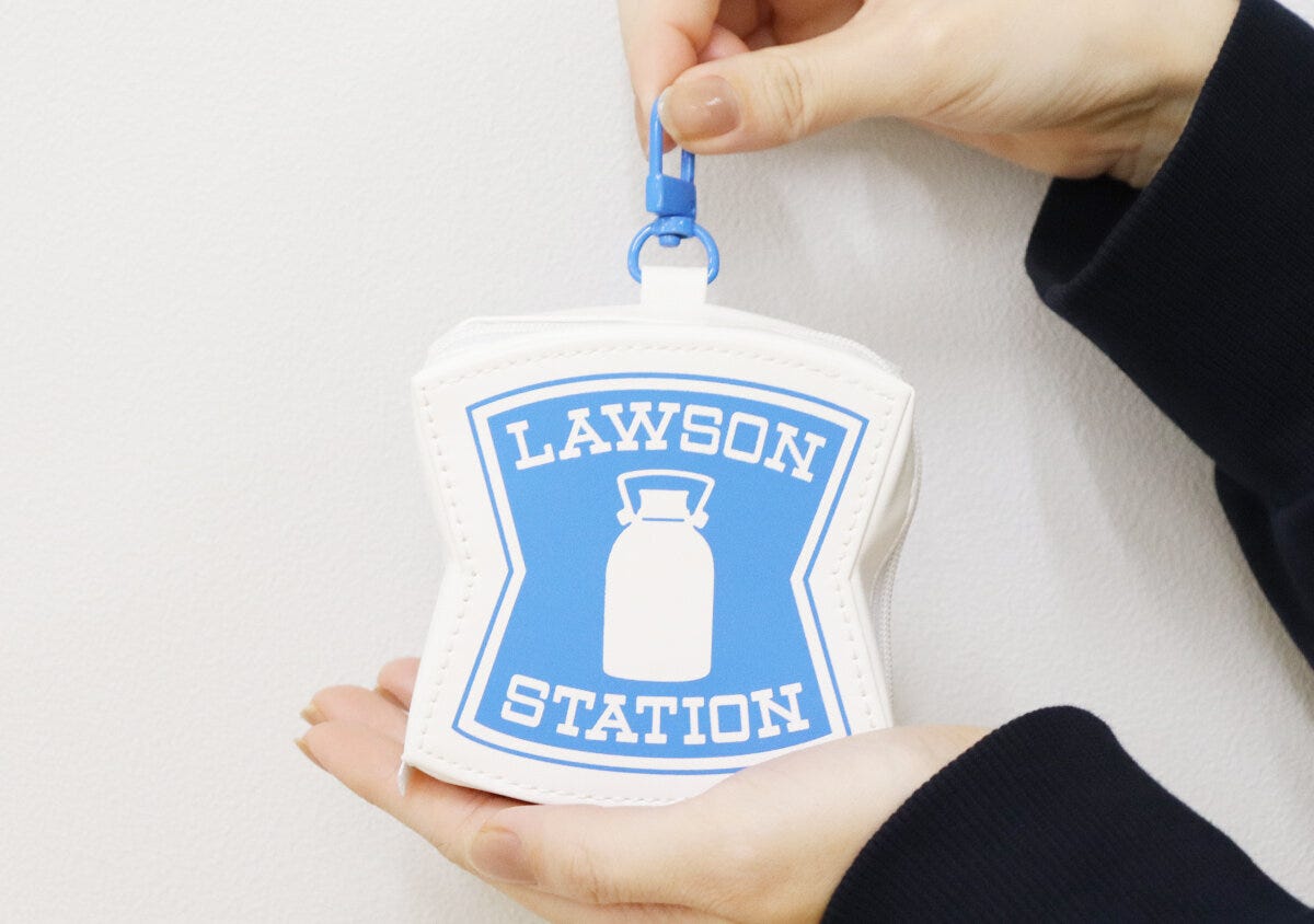 ローソン看板ミニポーチサイズ感