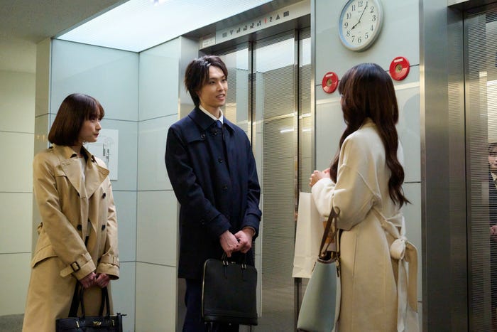 安倍乙、堀夏喜、田辺桃子「きみは面倒な婚約者」第2話より(C)椎野翠・兎山もなか/白泉社(Love Jossie)/テレビ朝日