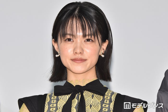 志田彩良、シースルーワンピ×ミニスカから美脚スラリ「大人の魅力全開」「スタイル抜群」の声