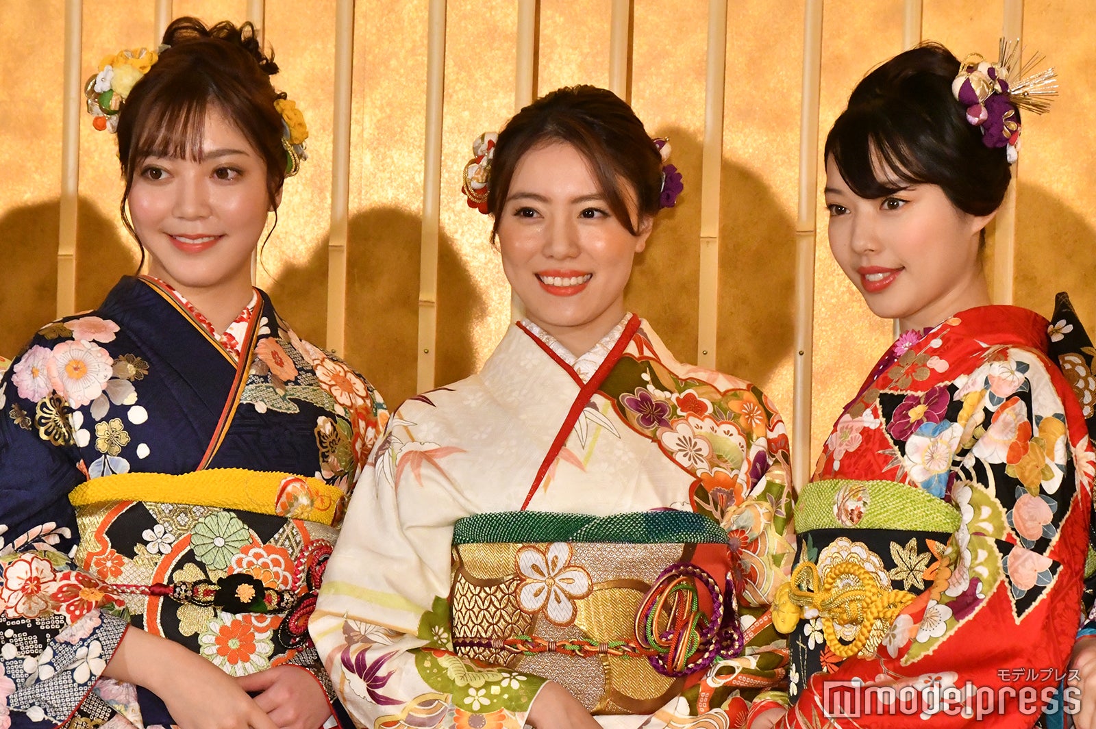 （左から）野島詩織さん、松田絵里沙さん、牧村里奈さん（C）モデルプレス