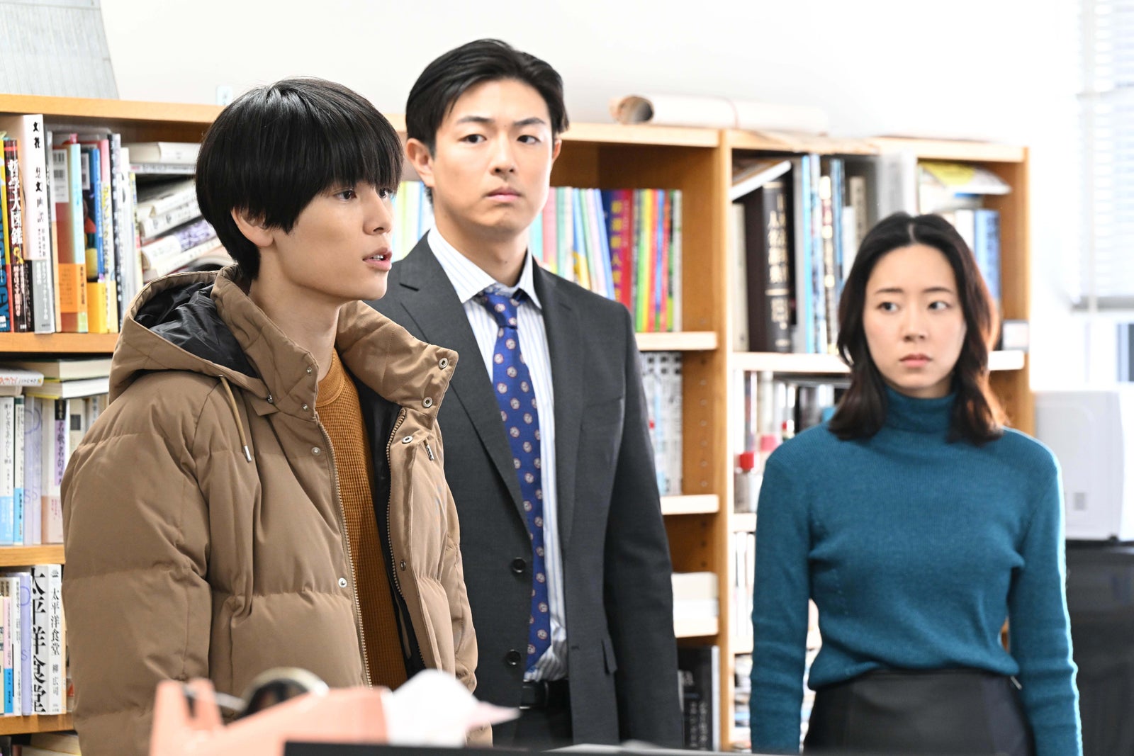 萩原利久、時任勇気、大西礼芳「めぐる未来」第4話より（C）読売テレビ