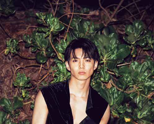 EXILE佐藤大樹、肉体美&大人の表情にドキッ…黒髪も新鮮 初写真集「STEP BY STEP」先行カット解禁