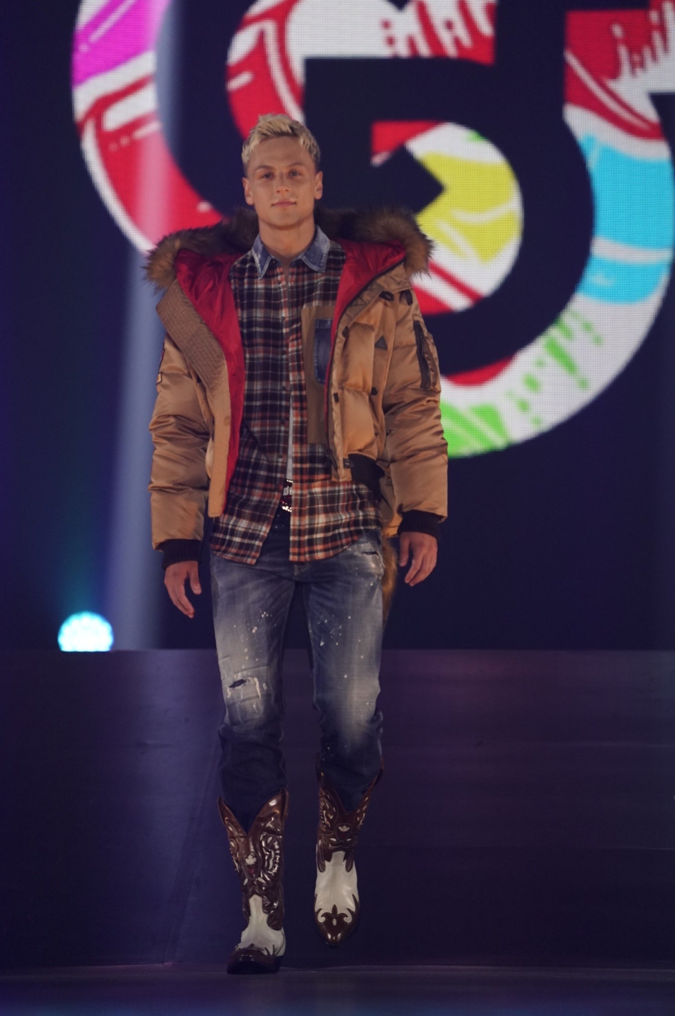 ヤン（C）上飯坂 一