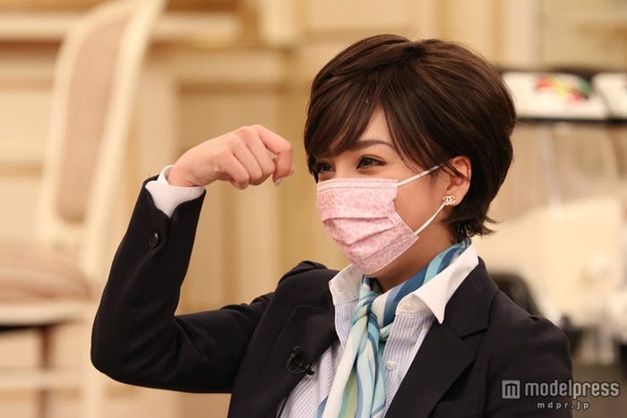 滝川クリステル風メイクのざわちん(C)フジテレビ