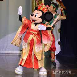 メドレー（ボンファイアーダンス）／「イッツ・ベリー・ミニー！」（C）モデルプレス（C）Disney
