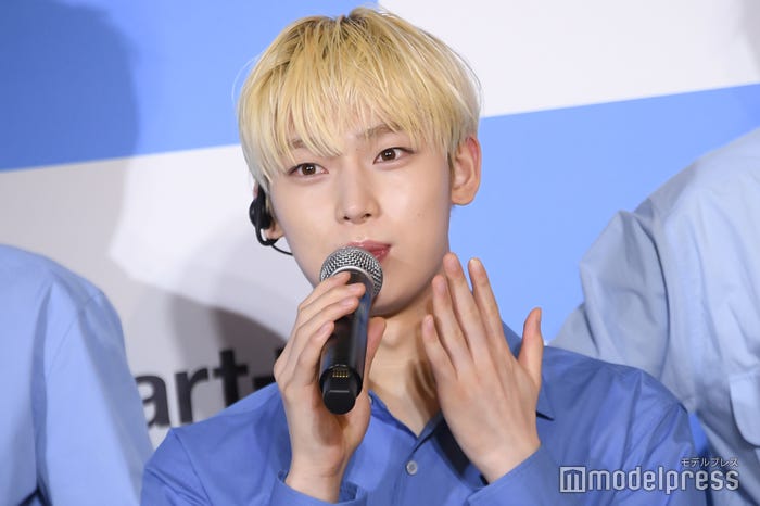 自身のスキンケアについて熱弁するSUNOO(ソヌ)(C)モデルプレス