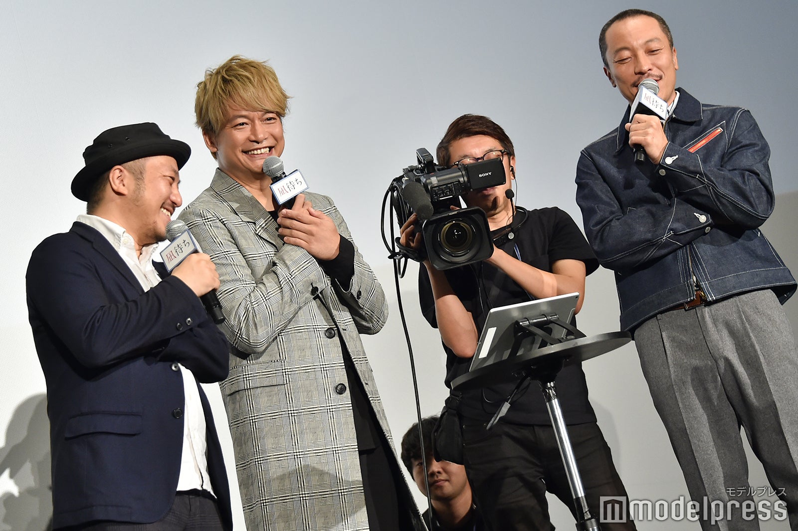 白石和彌監督、香取慎吾、音尾琢真 （C）モデルプレス